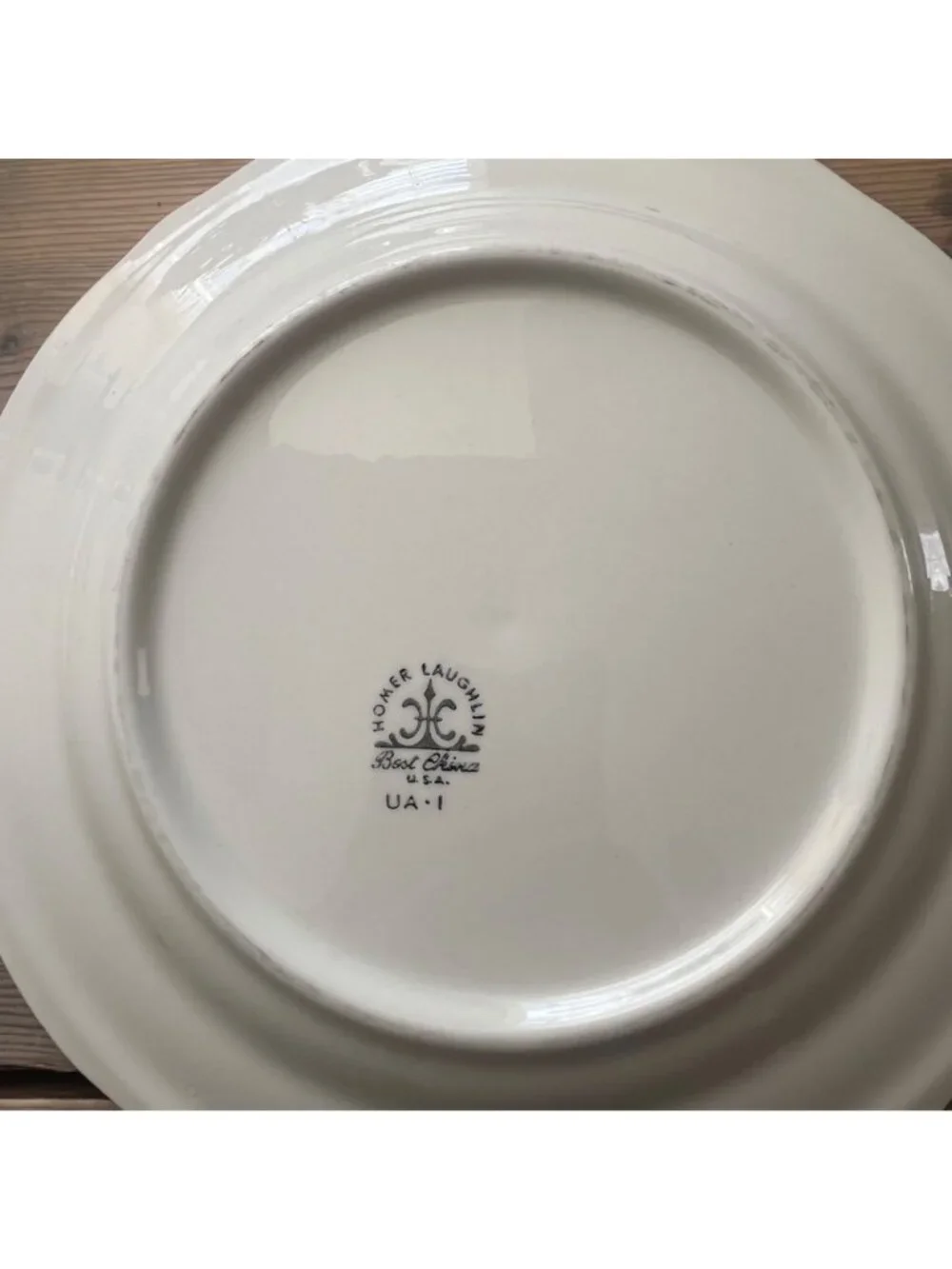 Homer Laughlin Styleline Dinner Plates Scalloped Edge White with Black Trim